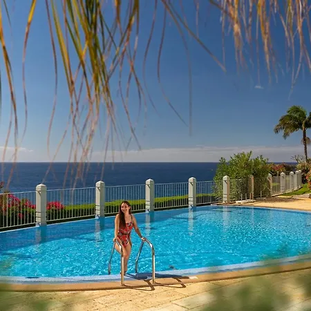 Quinta Da Falesia Ii By An Island